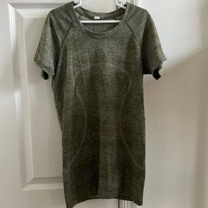 Lululemon swiftly tech short sleeve top